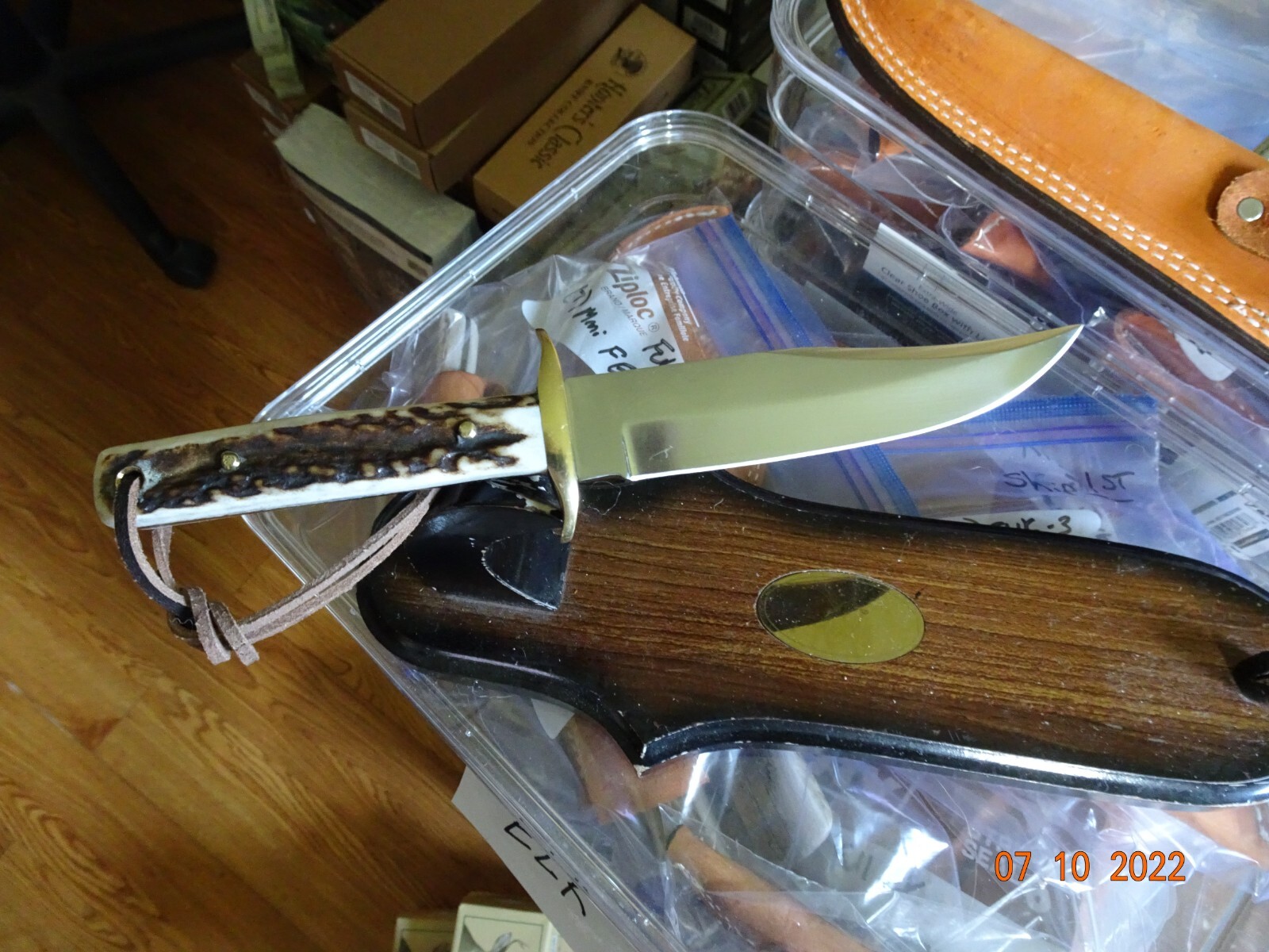 WHITETAIL CUTLERY WT-811DS 10″ FIXED BLADE 5 STAR STAG HANDLE 4116GS S.S. BLADE