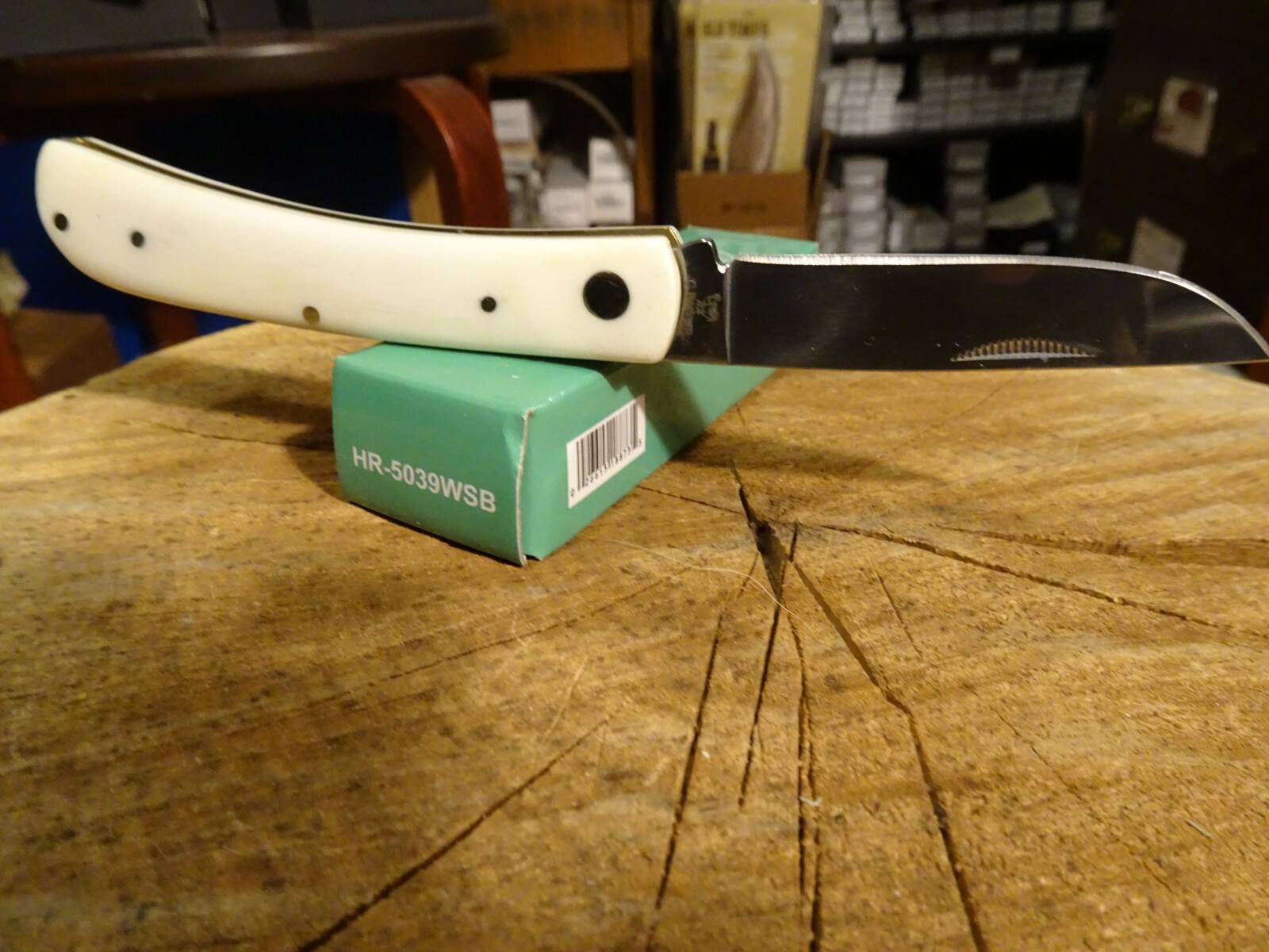 HEN & ROOSTER 3 3/4″ CLOSED SMOOTH WHITE BONE DIRT BUISTER 4116 STAINLESS BLADE
