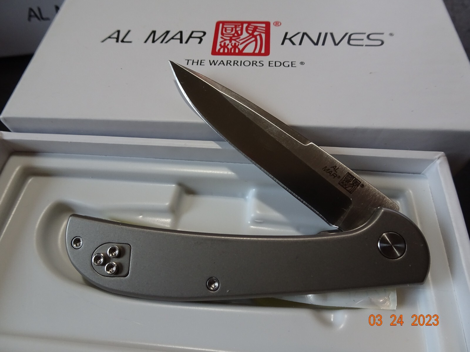 AL MAR KNIVES 3 1/4″ CLOSED AMK4112 ULTRALIGHT HAWK FRAMELOCK D2 BLADE