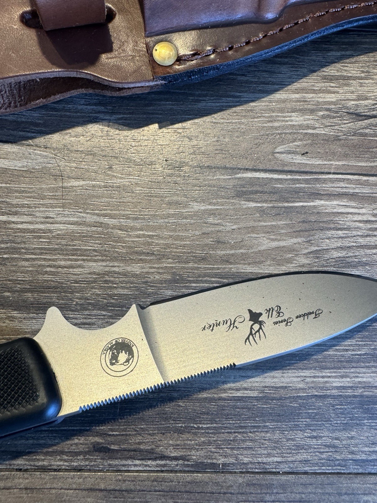 KNIVES OF ALASKA 8 1/2″ TREKKER ELK HUNTER SUREGRIP BLACK HANDLE D2 BLADE 161FG