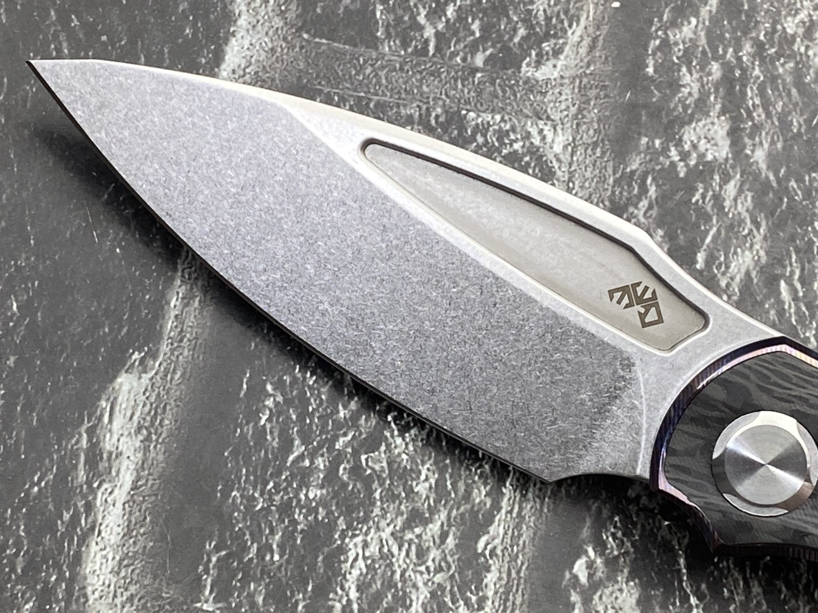 TwoSun TS341-M390-Color-SW Folding Knife M390 Blade Titanium/Carbon Fiber Handle