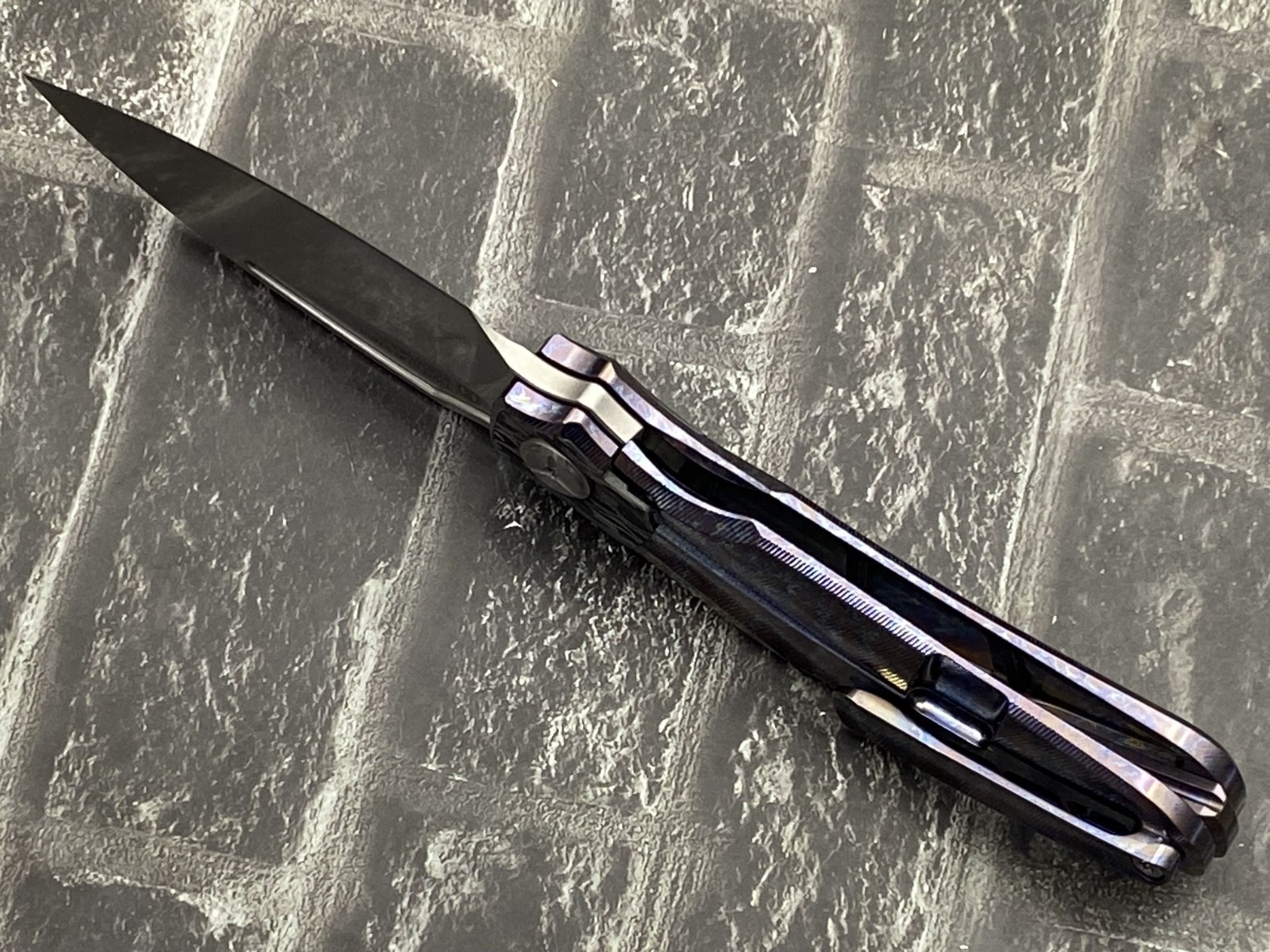 TwoSun TS341-M390-Color-SW Folding Knife M390 Blade Titanium/Carbon Fiber Handle