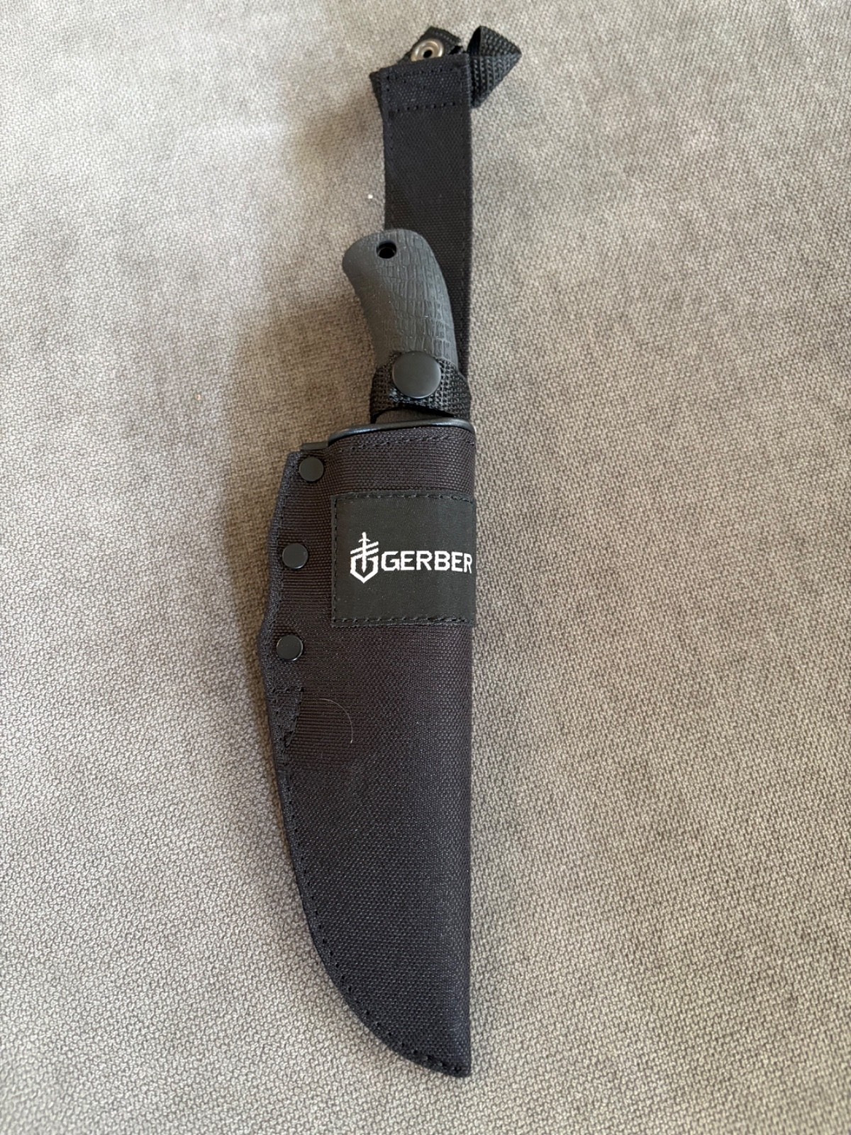 Gerber Gator FIXED BLADE Drop Point Fine Edge w/ Sheath 06904N BRAND NEW MADE US