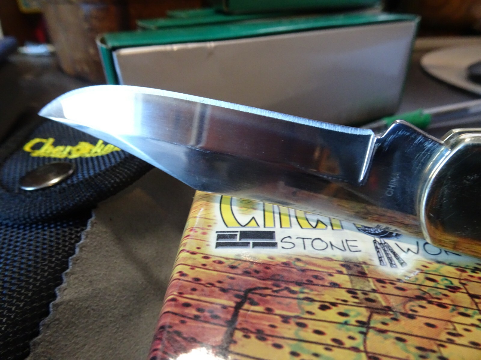 CHEROKEE STONE WORKS CUTLERY 5″ FOLDER GENUINE MOP HANDLE 440 SS BLADE SHEATH