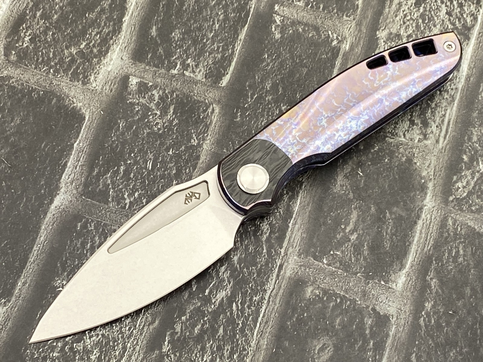 TwoSun TS341-M390-Color-SW Folding Knife M390 Blade Titanium/Carbon Fiber Handle