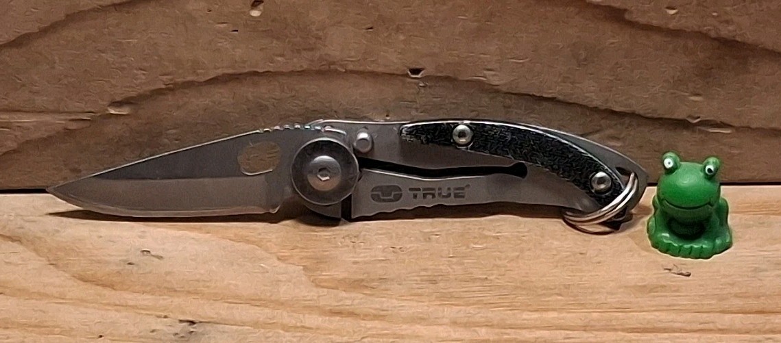 SMALL TRUE 724 TRUEBLADE LINERLOCK CLIP-ON ~ KEYCHAIN POCKET KNIFE GREAT COND.
