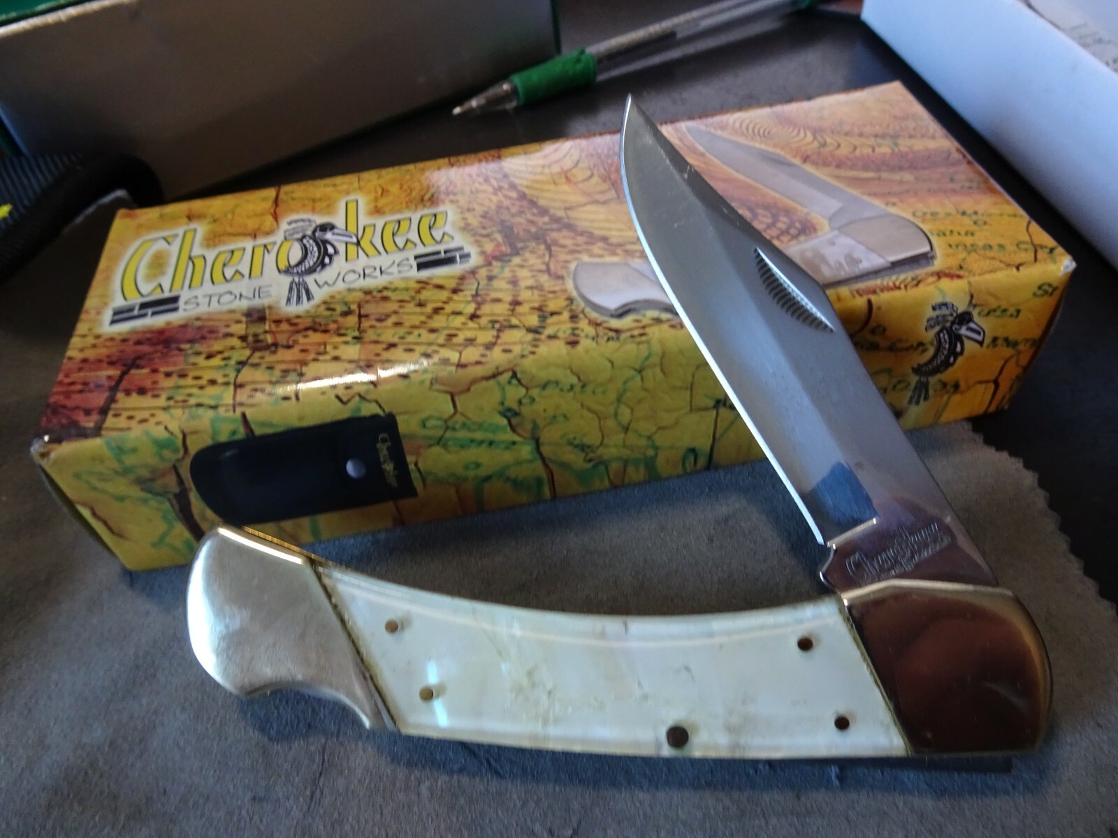 CHEROKEE STONE WORKS CUTLERY 5″ FOLDER GENUINE MOP HANDLE 440 SS BLADE SHEATH