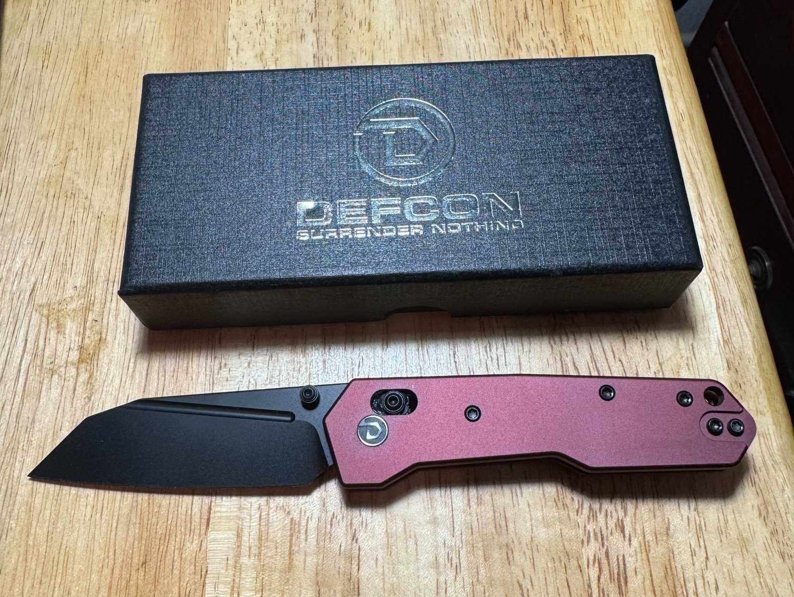 DEFCON ~ Axis Lock Pocket Knife Dark Red ~ TD021PP