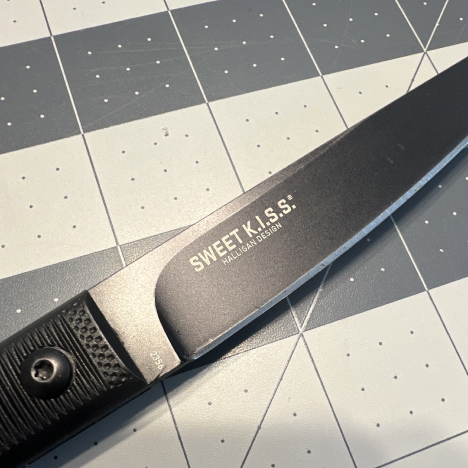 CRKT 2356 Sweet K.I.S.S. Neck Knife 4in Straight Edge Fixed Blade Black .