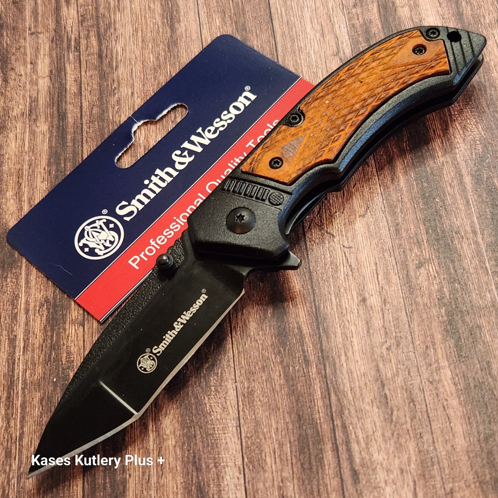 Smith & Wesson Liner Lock 4.13″ Closed Tanto Blade Folding Pocket Knife