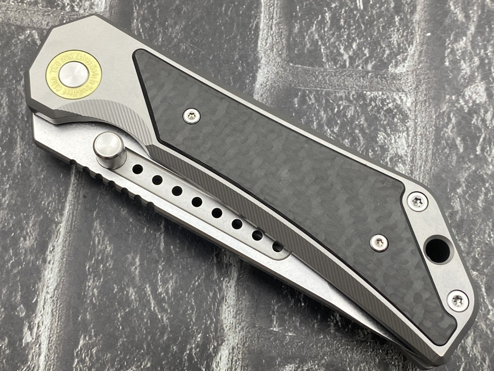 TwoSun TS600-14C28N Folding Knife Titanium/Carbon Fiber Handle Pocket Knife