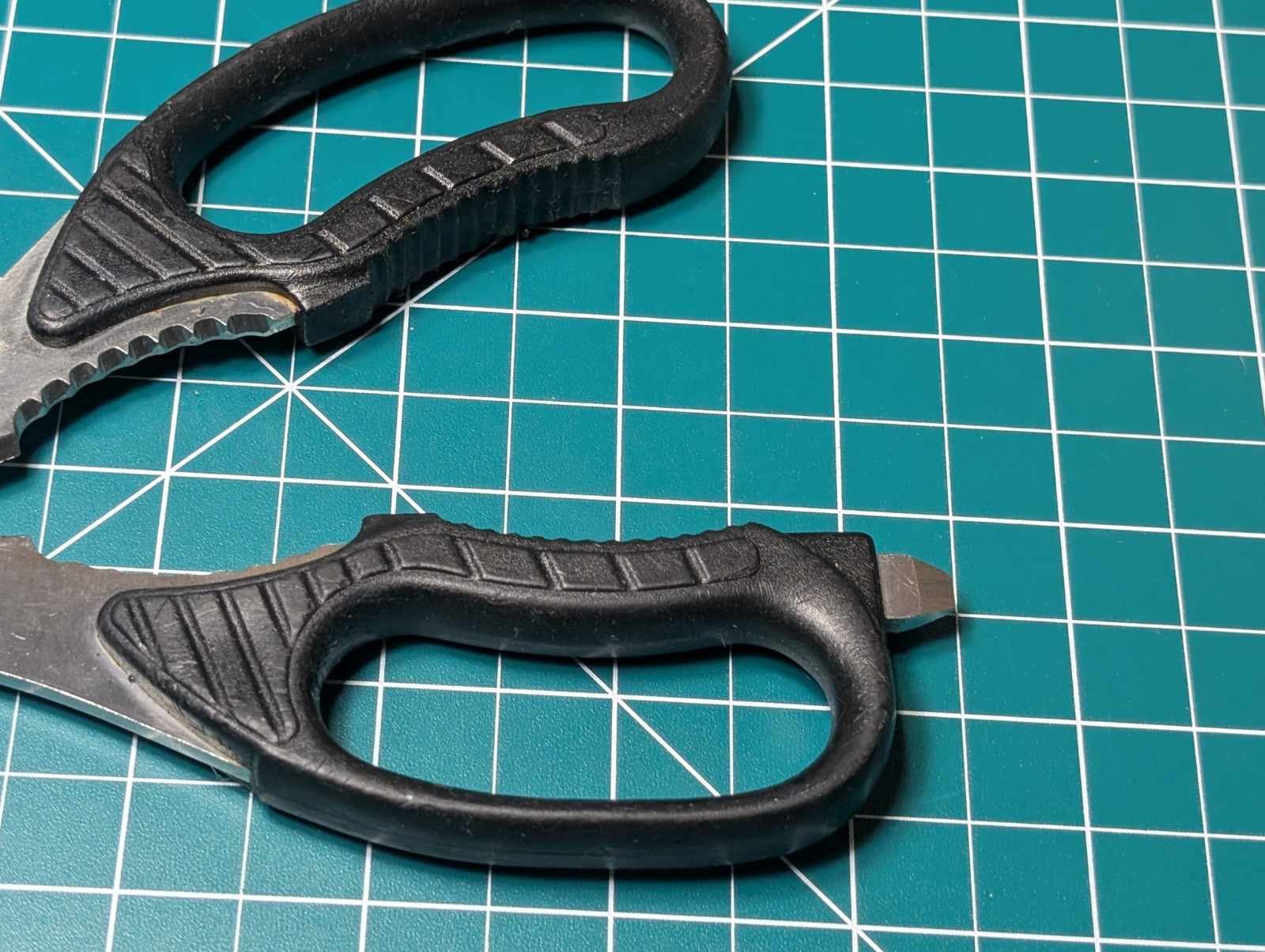 Shun Kai for Amway Cutlery Kitchen Scissors, Multi-Purpose Take-Apart Shears