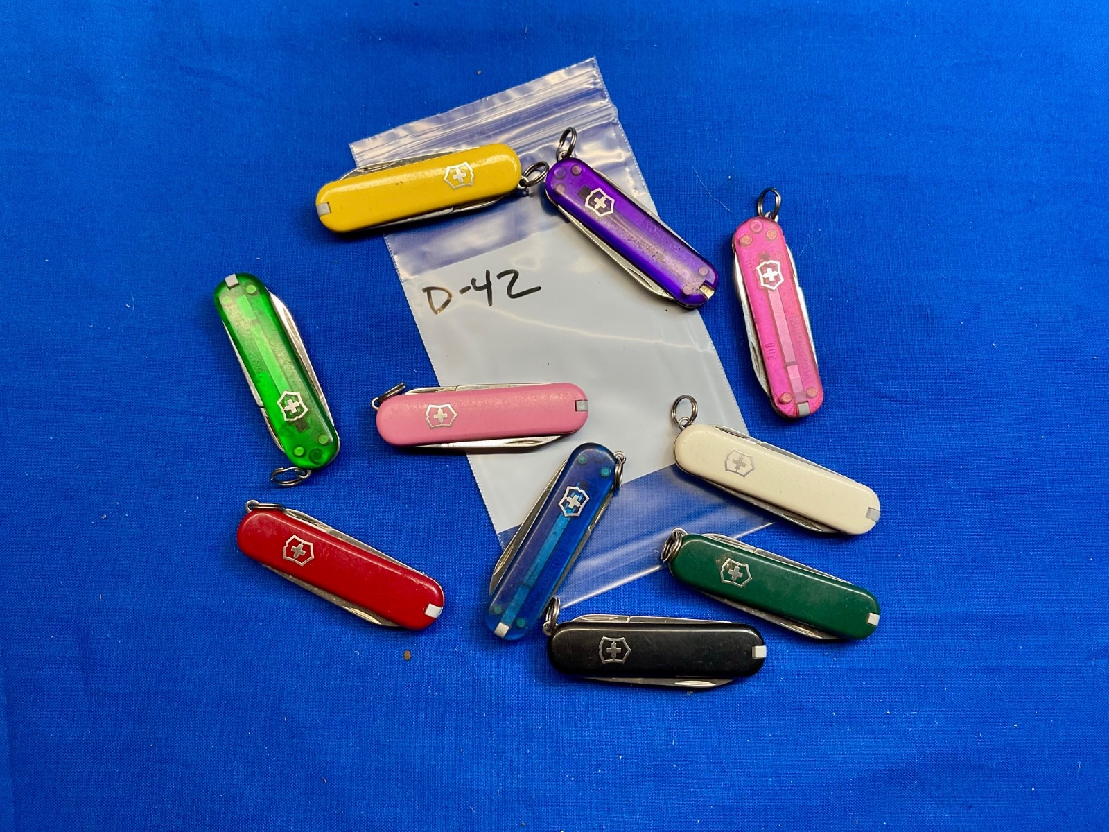 Lot of 10 Victorinox Knife Swiss Army Classic SD Pocket Knives Multi Color